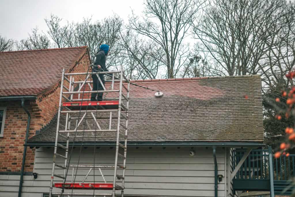roof cleaning methods - Low pressure (Cold water)