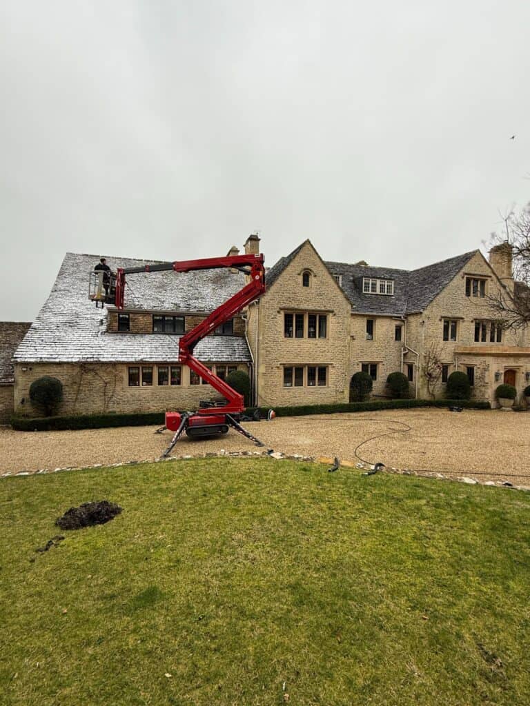 roof cleaning services for domestic and commercial clients